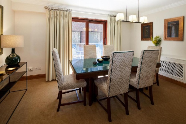 Cheval Knightsbridge image 10